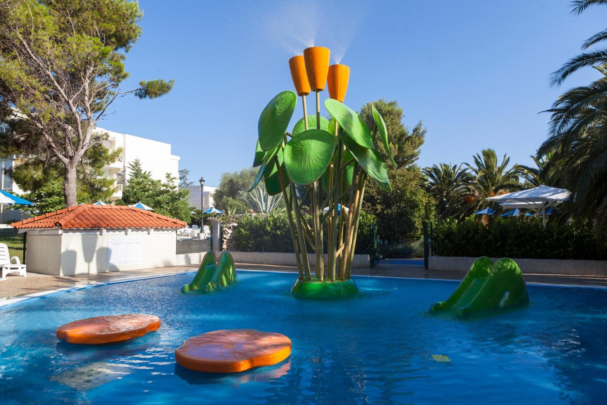 Hotel Waterman Kaktus Supetar Kültér fotó