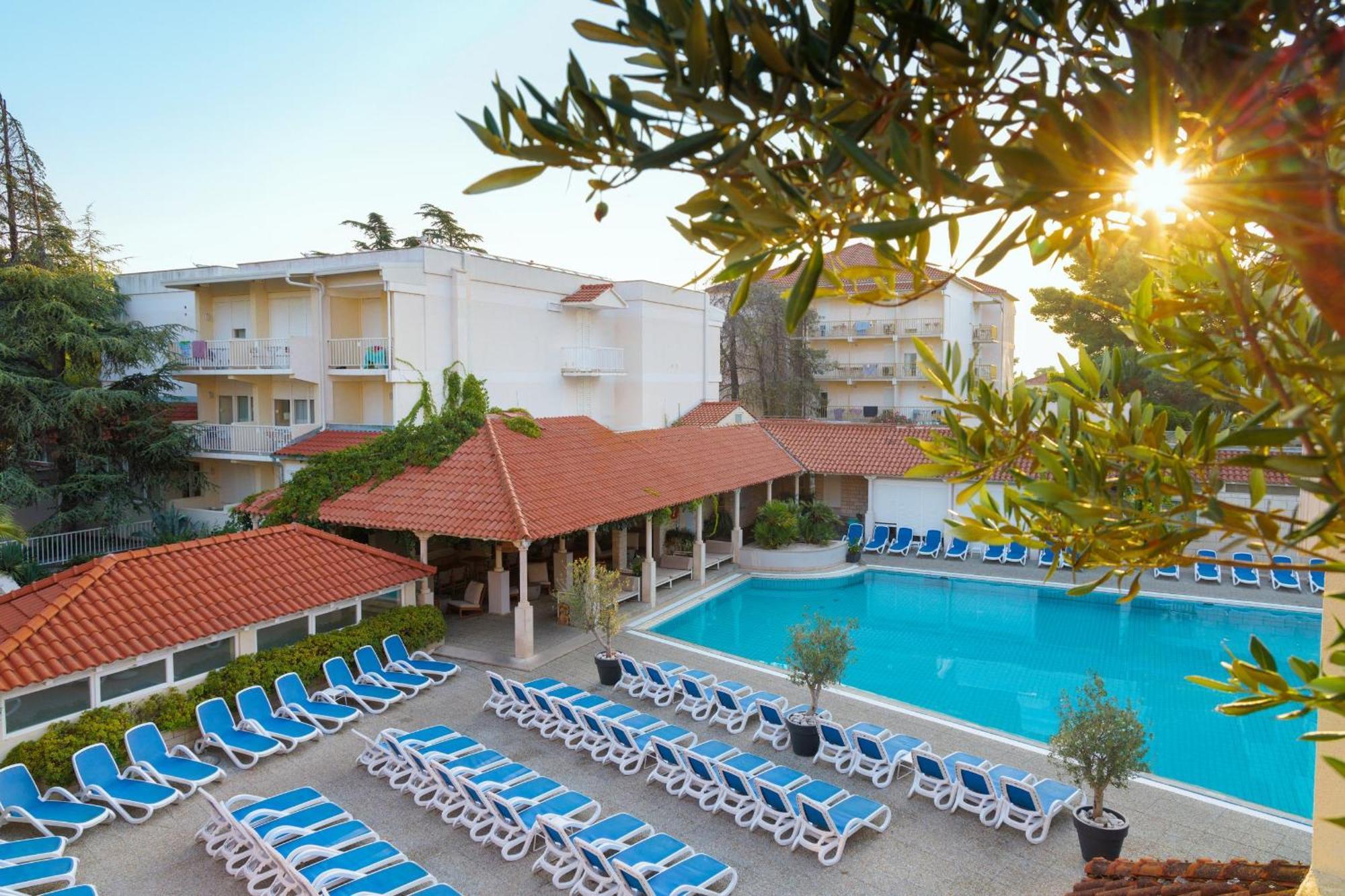 Hotel Waterman Kaktus Supetar Kültér fotó